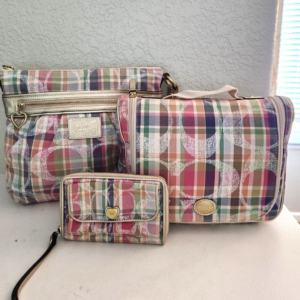 Like New Vintage Coach Poppy Daisy Madras Plaid Crossbody Bag ,Wallet Cosmetic